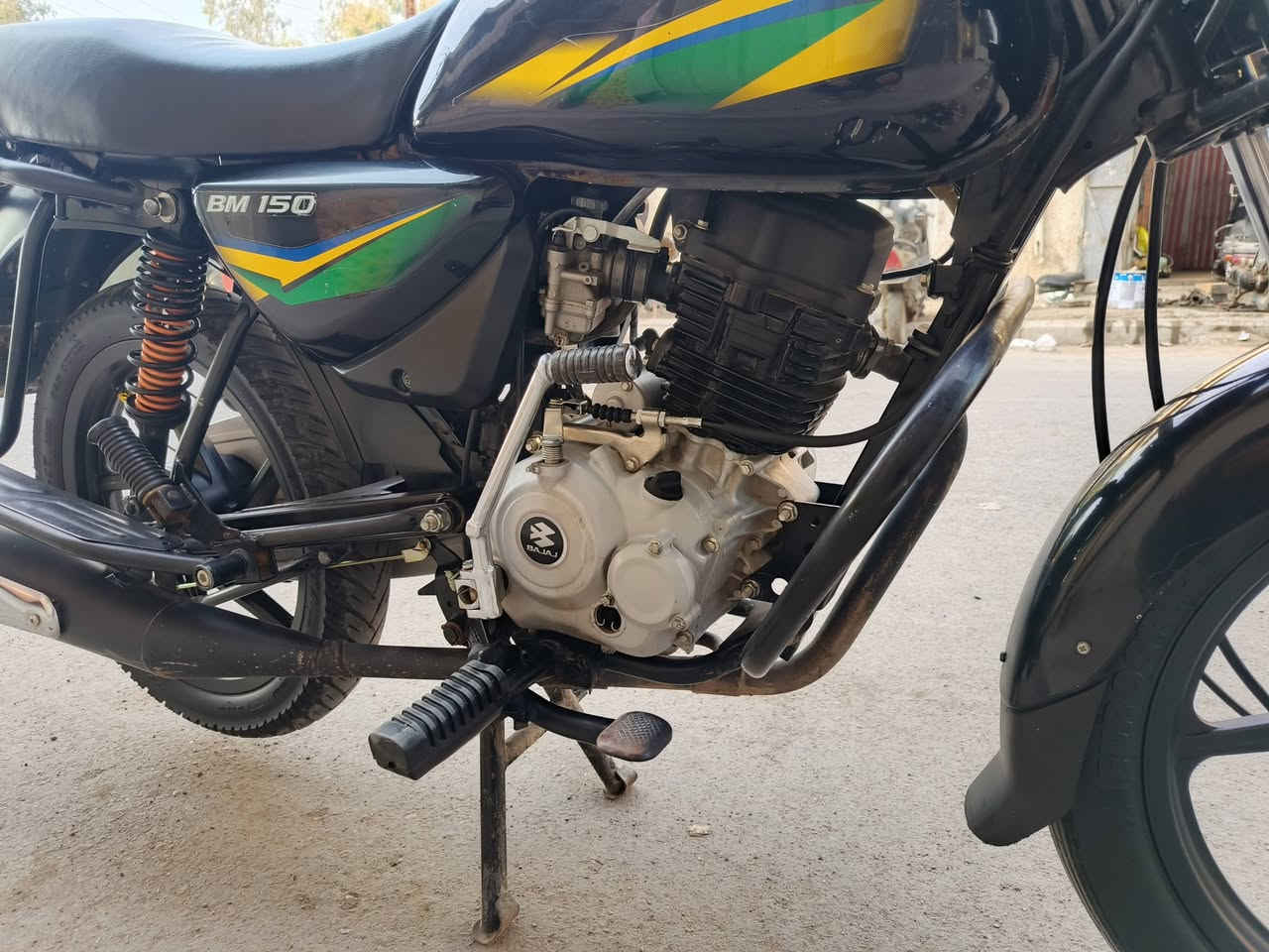 دراجه بوكسر للبيع موديل 23 اوراق اصولي اتروح اترقم دراجه مكفولة كفالة عامة كهربايات مكفوله محرك مكفول السعر 1350 بيه مجال بغداد الشعب رقم ***********
