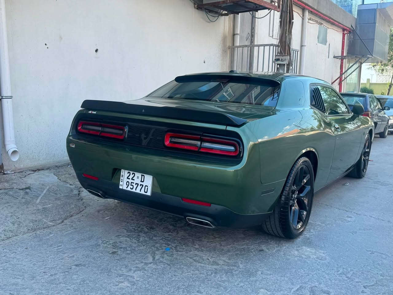 dodge challnger 2022 GT
ماشی٣٦مایل 
حادث قطعتین جاملغ و بنید و بی دواخل شوی بدون لحیم 
و بی ٢مكان بارد
سیاره‌ كلش نظيف
بسمی رقم اربیل 
مكان كركوك
رقم موبایل:***********
