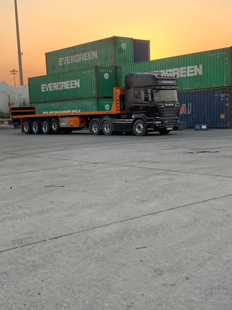 سلام عليكم سكانيه 2016 لبيع سياره فول موصفات راس بلادي باج بطن عرابنه الرفدين تخم تاير راس وعربانه نشرات كله بولني مكينه 580 سياره مكفوله كفاله عامه داخل ديسكو  تحويل مباشر سياره جاهزه عل آخر حبايه ميحتاج اذكر موصفات باقيه معروفه مكانً سياره بغداد جرف النداف ***********
