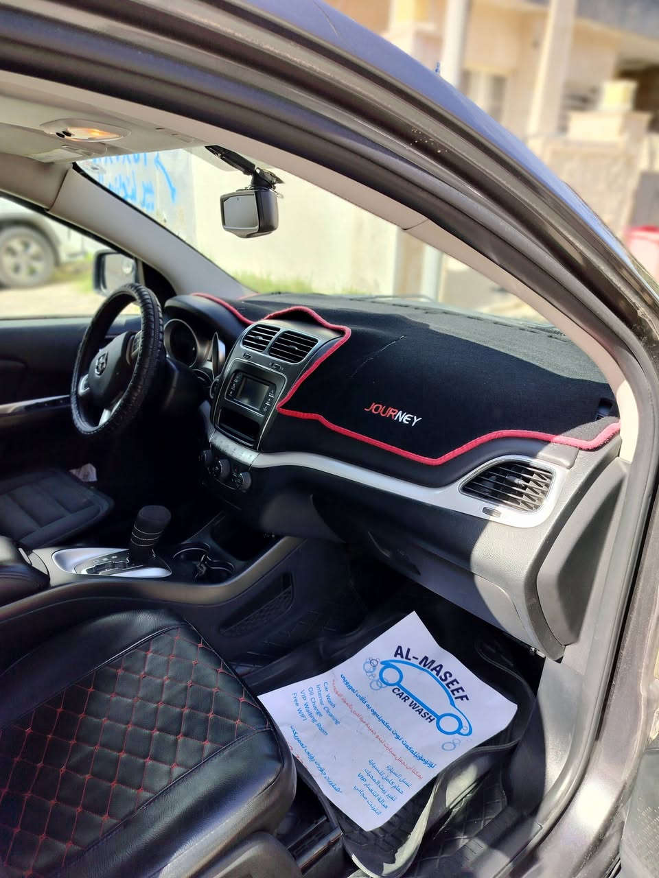 دوج جورني 2016 محرك 2400 اربعه سلندر رقم دهوك ماشيه 80 الف كيلو متر  لون نفطي 7 راكب قماش ومغلف جلد مع الارضيه تبديل 2 قطعه بوند. جاملغ الايمن تشغيل عن بعد تحكم ستيرن ومثبت سرعه بصمة ابواب شاشه صغيره تبريد 3 قطعه السعر 138 وبيها مجال بسيط  للاسستفسار *********** وصور الحادث مرفقه
