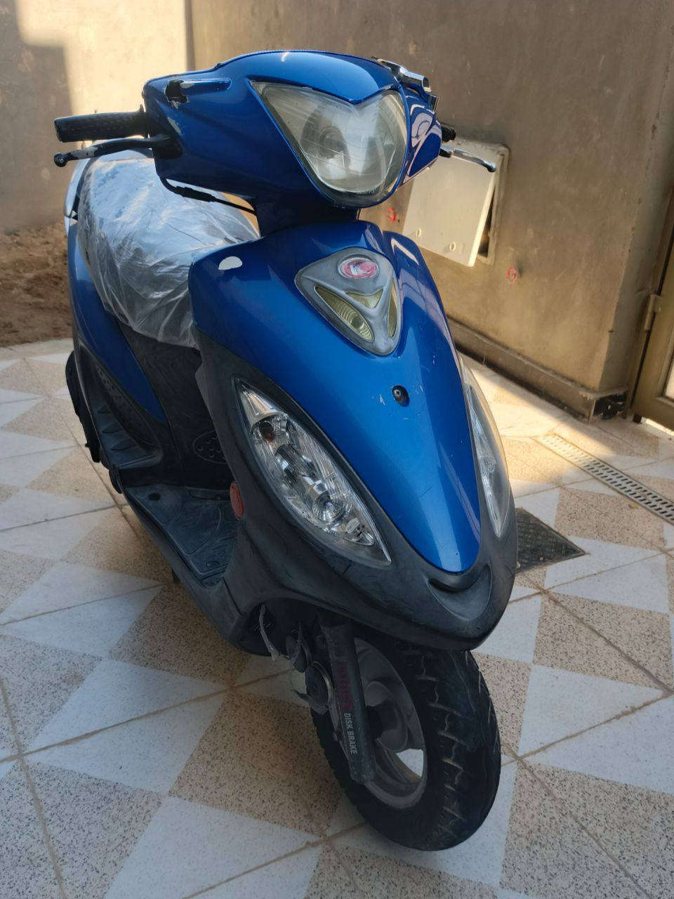 سلام عليكم 
كامكو V2 للبيع موديل 2013 دراجة مكفولة وتخبل
سعرها 550الف وبيها مجال بسيط (جماعة 450لحد يراسلني ولا يخابرني) مكاني ناصرية (قلعة سكر) مستعجل كلش على بيعتها الي مو شراي لا يتعبني
الخاص مفتوح 
ورقمي ***********
