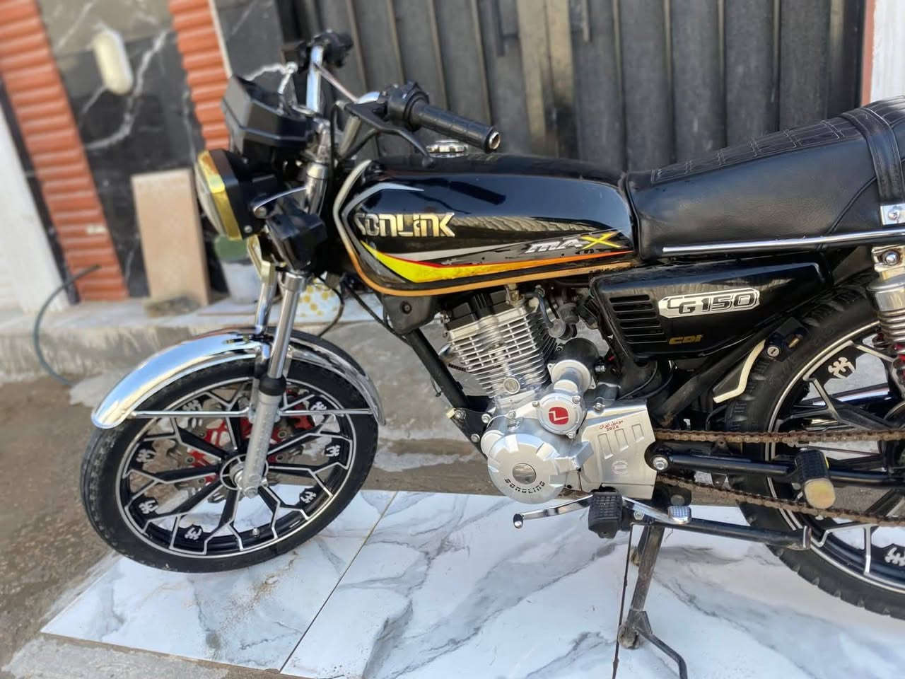 من رخصة لادمن ايراني 2024 محرك 150 الدراجه كفالة نقص بس دشبول الدراجة احلة من الصور مكان دورة سعرهة 625 *********** فقط واتساب
