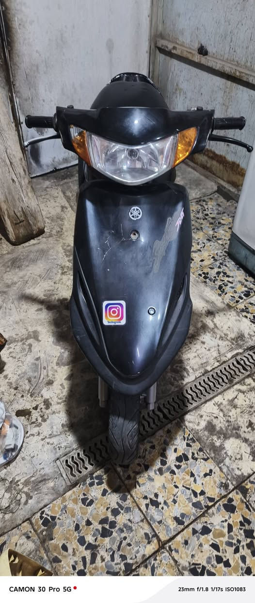 السلام عليكم شلونكم شباب ان شاء الله بخير شباب عندي ماكس قشمه للبيع السرعه 120 السعر 400 وبيها مجال شيء قليل بوكاني.بوكاني منطقه الشعب في حيور متواجد على الواتساب.***********
