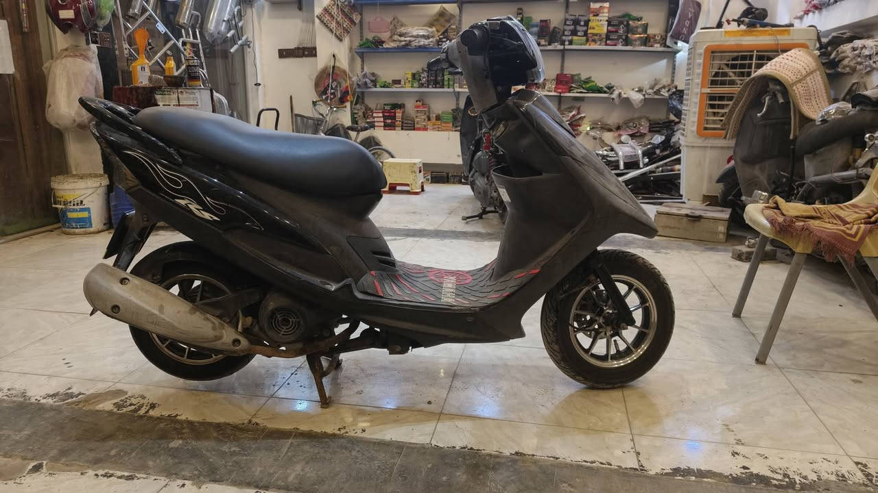 السلام عليكم دراجه للبيع ماكس عدله الدراجه بلاديه قبل فتره طلعت من الوكيل سبانه مامحطوطه عليهه مابيهه أي نقص السعر ٨٥٠ وبيهه مجال العنوان سامراء مدخل حي الإفراز هاتف ***********
