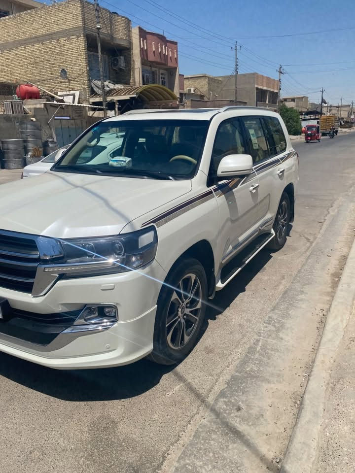 السلام عليكم
لاندكروز gxr 2020 🇯🇵🇯🇵🇯🇵 بريمي  

سياره بيها رصعه مال حصوه بل بندي و بل جاملغ مطلعيها بكد الدعبله 

باقي السياره كفاله عامه  

🛑 سلايت 
🛑 ثلاجه 
🛑 صندوك كهرباء 
🛑 حساسات ٣٦٠ درجه 
🛑 شاحن واير ليس
🛑 شاشات 
🛑 بصمه ابواب وتشغيل 
🛑 زراك لايت 
🛑 كاميرا 
🛑 تبريد مركزي 
🛑 كشنات كهرباء وجلد 

السعر 535$

العنوان بغداد الشعب للاستفسار ***********
