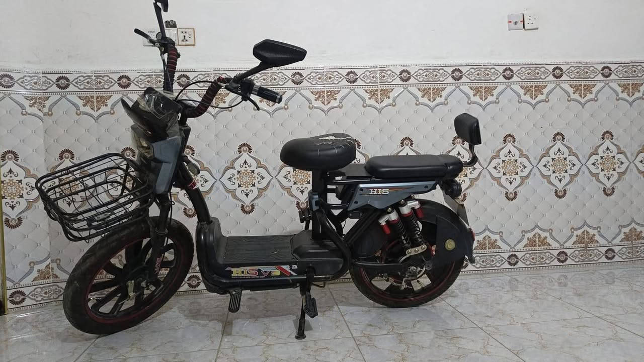 السلام عليكم ورحمه الله وبركاته متاح دراجه شحن للبيع النوع HIS  V9 دراجه حجمه 20 حجم حلو للصغار وللشباب عدد البطاريات 5 بطاريه تجي دبلين من كل صفحه يعني ٤ دبلات نظام السرعه 4 درجات للبيع او مراوس نتفق ماكو اي مشكله مكانه كوت حي الجهاد رقم الهاتف ***********
