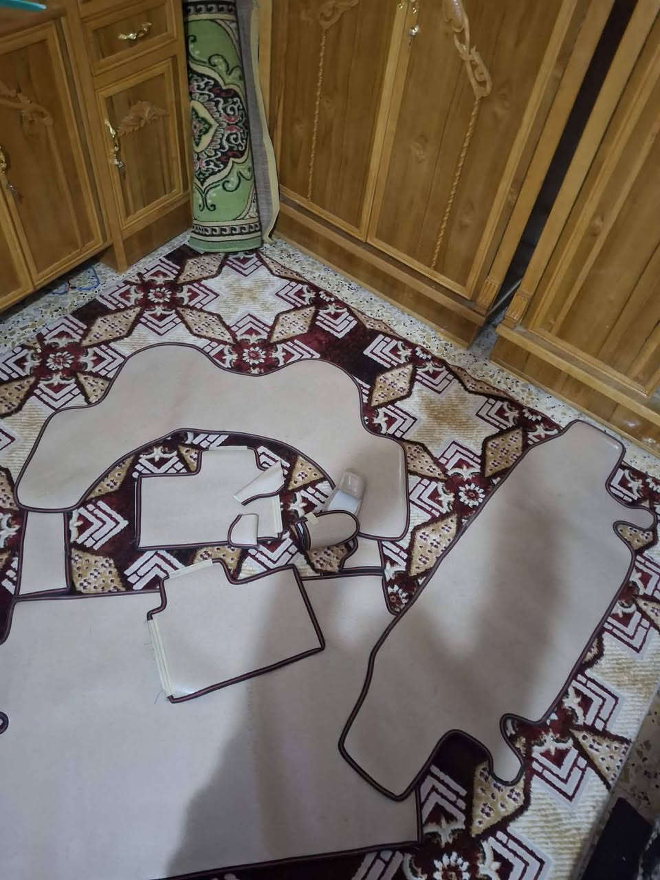 السلام عليكم فراشات تيك توك للبيع نيسان المجر كبير  ***********
