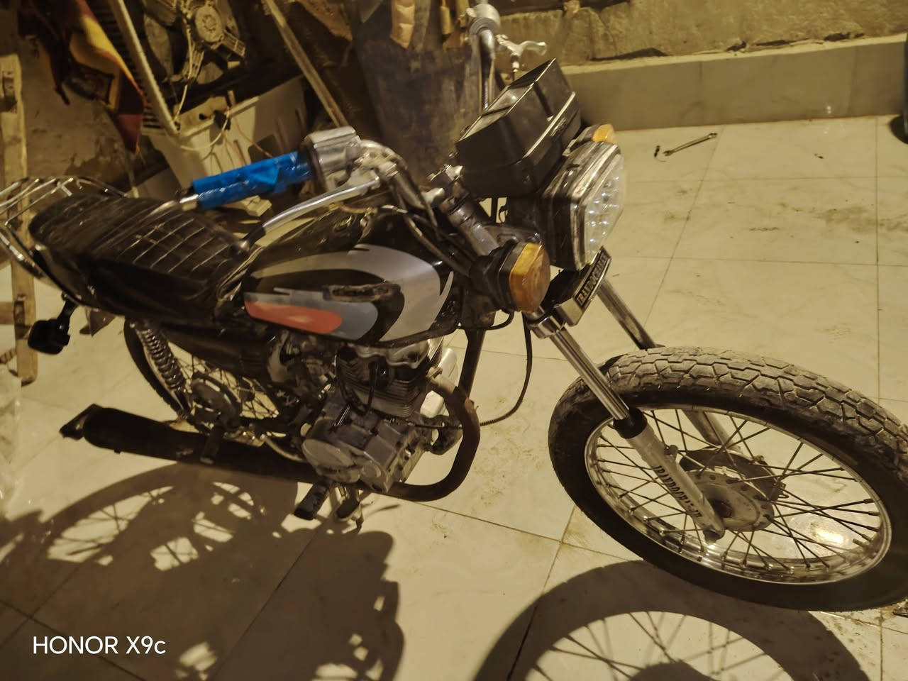 سلام عليكم دراجه خمسه گير  مكينه ياباني صالنصه باكستاني مديل 2021 طالعه بل 22 الدراجه اوراق اصولي اصولي السعر 300 وبيهه مجال ***********
