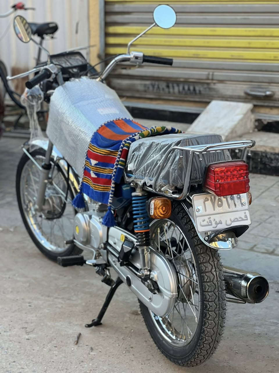 سلام عليكم نامه تعمير 25 قبل شهر من تعمرت شاصي احمد شهاب 23اوراق استنساخ دراجهه جديده كلش👌💙 950وبيها مجال وبيها مجال ***********
