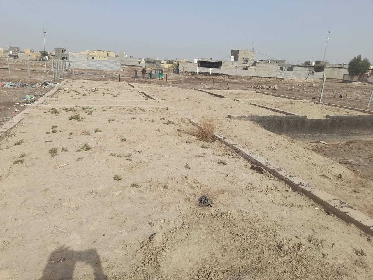 بتلو للبيع مساحة ٥٠٠ م طابو زراعي 
واجهة ١٥ م 
شارع ٧م 
٣ غرف نوم صالة استقبال مطبخ حار بارد  صحيات 
الموقع المعارة خلف الصورة 
للاستفسار أكثر الاتصال على ألارقام التالية *********** وامرسلة الصفحه خاص
***********
