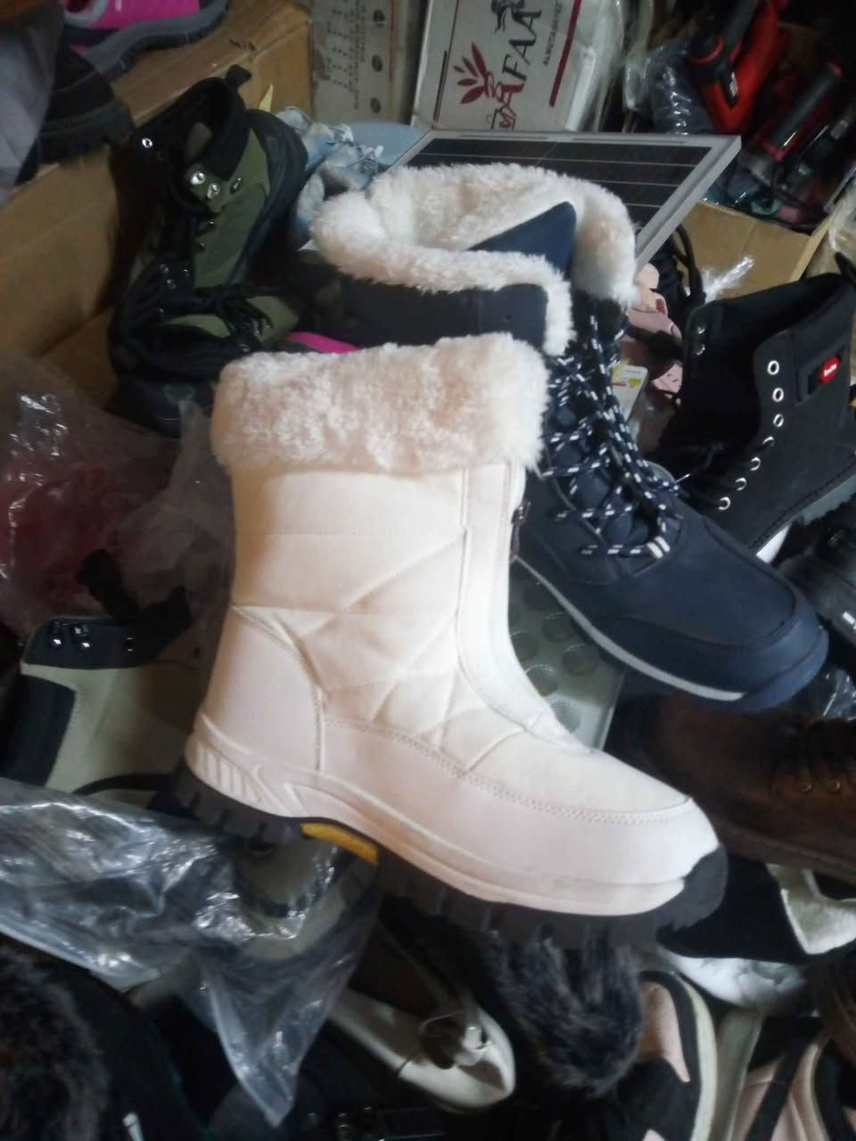 پووت و کالەی نوێ بالەی ئەوروپی بەردەستە لە پانزە هەزار تا هەشت هەزار دینار  15000.   8000 دینار

‏‎ئێستا لە کاڵای ئەوروپی ئێلا   بالەی ئەوروپی ئێلا _هەموو بابەتێکی تازەی ئەوروپی بە سیعرێکی زۆر موناسب  بەردەستە 🌹

‏‎بۆ داواکردن یان زانیاری زیاتر لەسەر کاڵاکانمان سەردانی پەیجی بالەی ئەمازۆن بکەن

‏‎یان پەیوەندی بکەن بە 
‏‎واتس ئەپ ***********

‏‎سەردانمان بکەن و چەندین کاڵای جیاواز و ناوازە ببینن✋
کاتی نان خواردن  و بانگ لە دوکان نابین 💐

لە جمعە و شەمە لەسەعات حەوتی شەو تا 11 شەو    بیەک لە یەک شەم تا پێنج شەمە لەسەعات ۹بەیانی تا ۱۱ شەو
‏‎ناونیشان👈 : سلێمانی ـ سەروەری ـ پشت بەنزین خانەی بینایی  ـ لەنێوان مزگەوتر حاجی احمد دارتاش و جەوازەکە بەرامبر درگای ئامێرسازی مروروی کۆن 

‏‎گەیاندنمان هەیە
‏‎ناو سلێمانی ٣ هەزار
‏‎هەولێر ٥ هەزار
‏‎سەرجەم ناوچەکانی تر ٥ هەزار السليمانية, العراق
