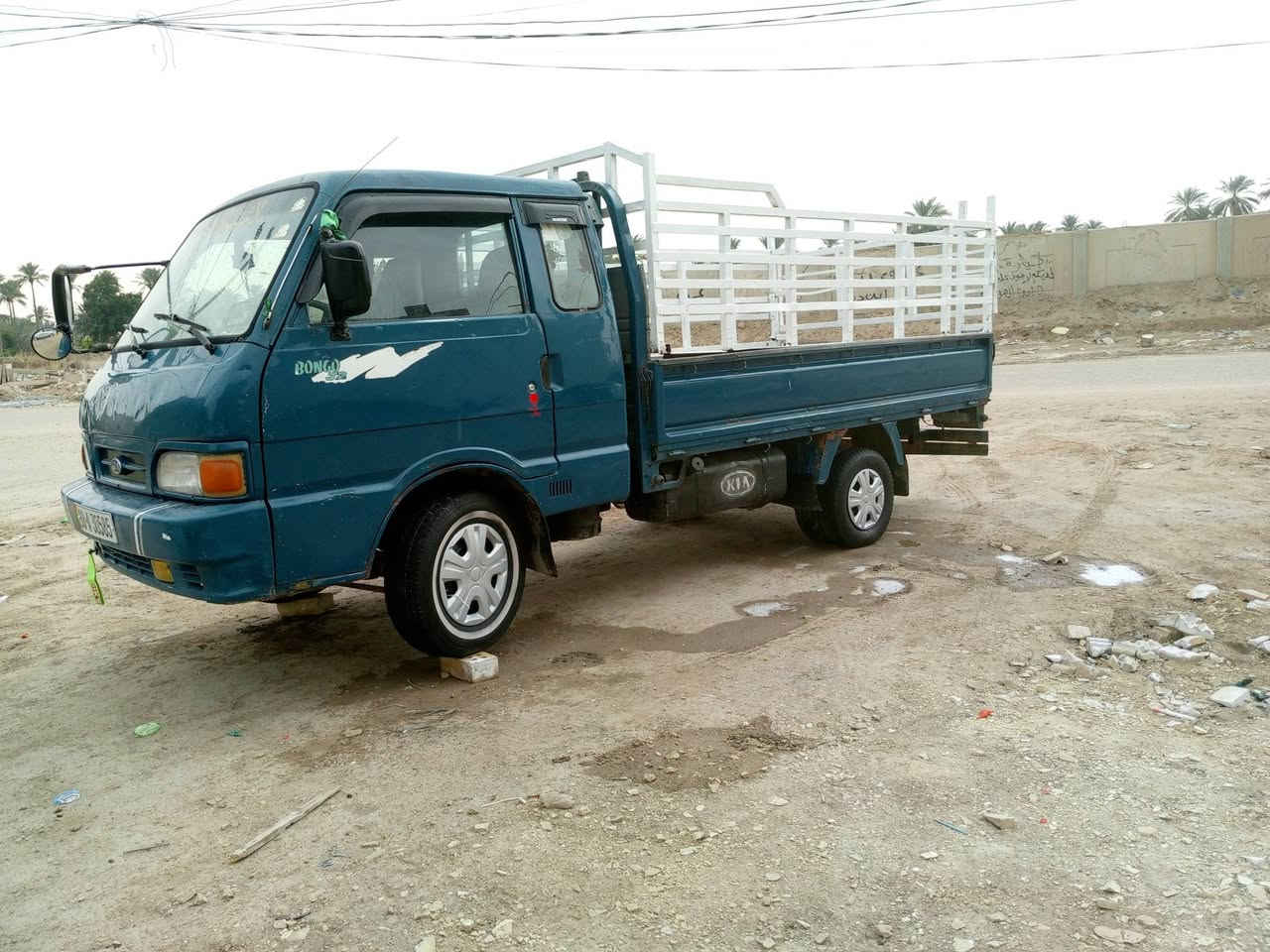 سلام عليكم كيه بنكو موديل 96رقم نكليزي تحويل ثاني يوم مصفره سنويه جديده سياره بلاديه مابيه لاصبغ ولاضربه محرك كير اكسن مكفولات حداديه جديد تخم تاير جديد بور مشط جديد كهربائي كله شغاله  محجر جديد سياره جاهزه من كلشي مكاني بابل الهاشميه ***********
