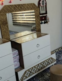 ميز تواليت • كرسي تركي • نضيف
