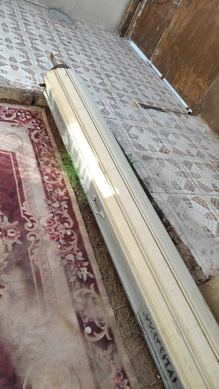سلام عليكم عندي هاي دراب البيع عرض ٣ طول ٤متار سعره ١٥٠بي مجال شويه *********** علوان كركوك حي النصر
