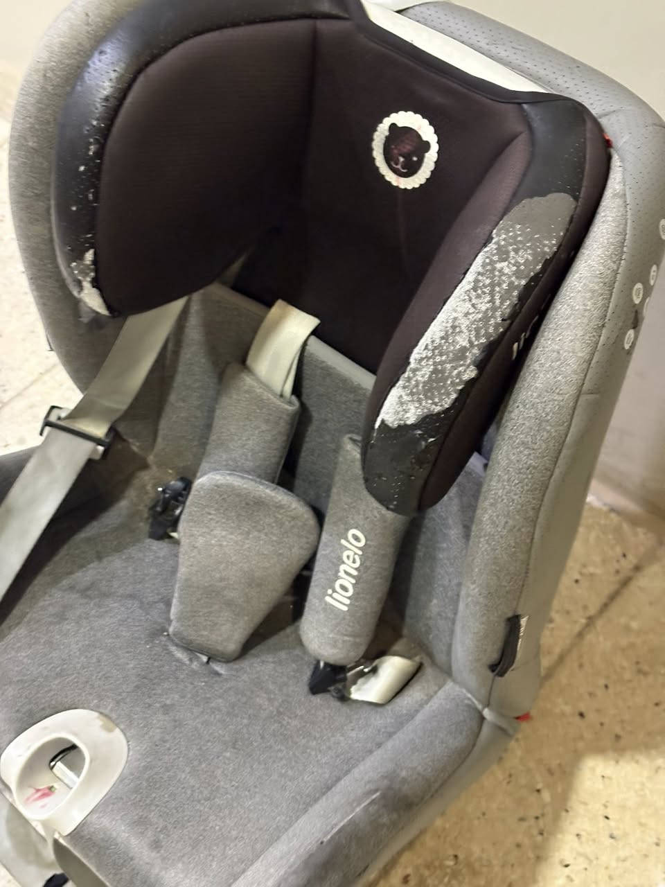 كرسي سياره للأطفال ماركه ومابي شي يعني ينربط بسياره وحزامه مابي السعر 50  العنوان الشعب حي التجار للاستفسار خاص


**إذا كنت صاحب هذا الإعلان وتريد حذفه لأي سبب، رجاءا أرسل رسالة إلى الدعم الفني**