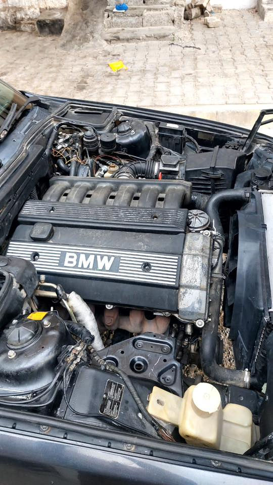 السلام عليكم
سياره بي ام  رقم كركوك مشروع وطني بيه كود بانزين موديل ٩١  
وارد  يابان كير اوتماتيك  حجم ٥٢٥ محرك كبس تبريد وتدفئه شغال الجام ٤ كهرباء سلايت شغال تخم تاير جديد  باتري جديد  كهربائيات كوله شغاله سياره جاهزه للبيع السعر ٥٨ ورقه 
اتصل ***********
