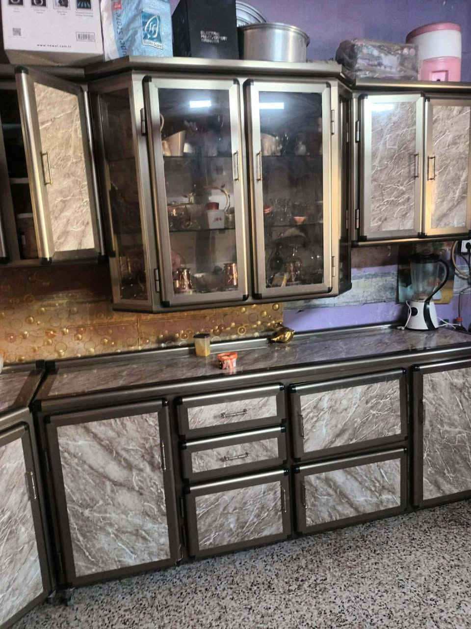 كاؤنتر اصلي رقم واحد مابي اي شئ جديد ونضيف مكاني موصل جانب الأيمن العبور السعر 450 الف وبي مجال واتصل على هذا الرقم
***********
