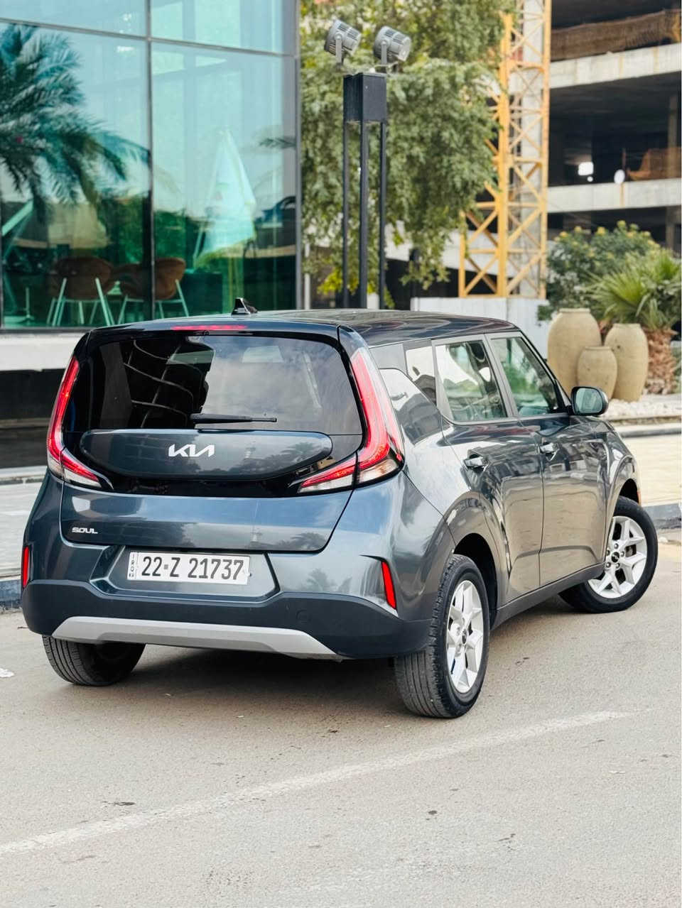 السلام عليكم 
كيا صول 
٢٠٢٣ 
ماشية ٤٩ ميل 
جاملغ بنيد 
ايرباك سترين 
المواصفات معروفة 
مكان السيارة اليرموك 
*********** بغداد, العراق
