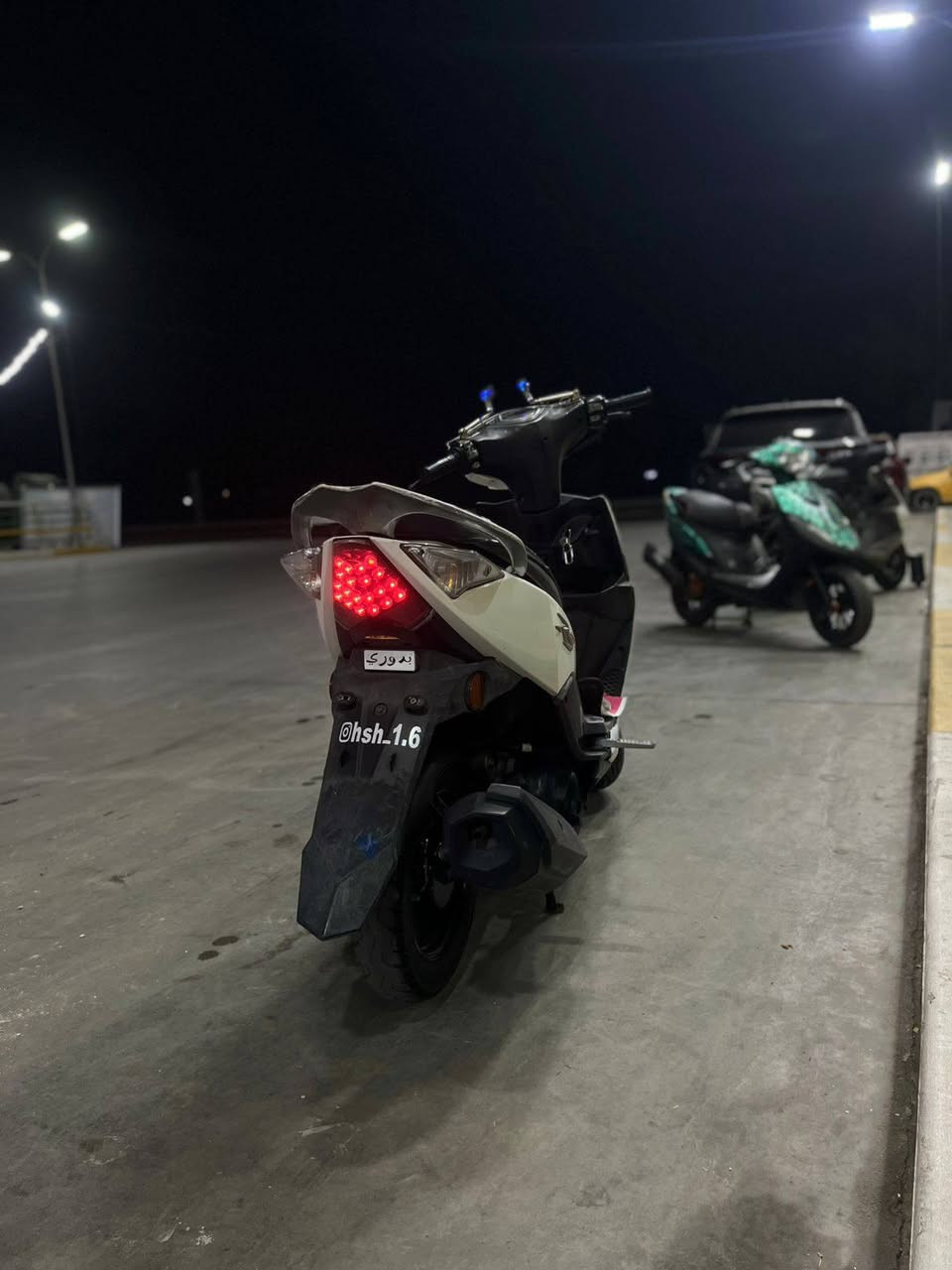 السلام عليكم دراجه ماكس مضلع حديث للبيع السعر 900وبيه مجال دراجه رمبه كفاله نازله بشهر السابع والاوراق موجوده *********** العنوان بغداد الشعب
