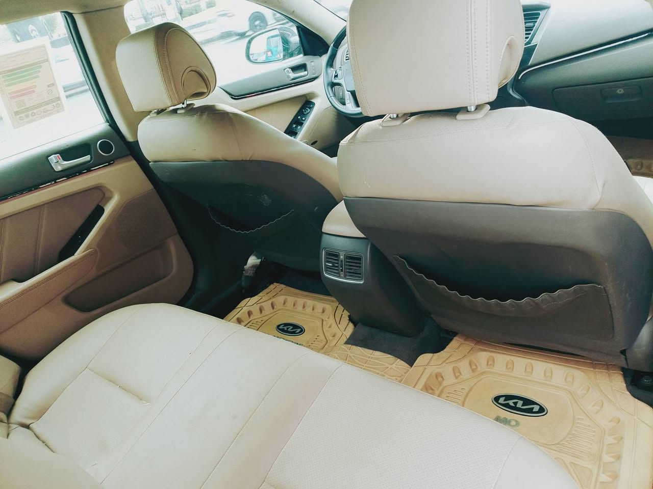 السلام عليكم
كيا كا دينزا موديل 13 
فول مواصفات سياره 
1/1
بي مكان صبغ جماليه 
مكفول من الضرب لا تبديل 
كير محرك تبريد مكينه كفاله عامه 
تخم تاير شواصي مكفولات بلادي 
رقم بغداد نكليزي سنويا جديد هزه جديد تحويل ثاني 
سعار سياره 95بي مجال شي بسيط 
العنوان بغداد بلديات نتصل وتدلل 
***********
