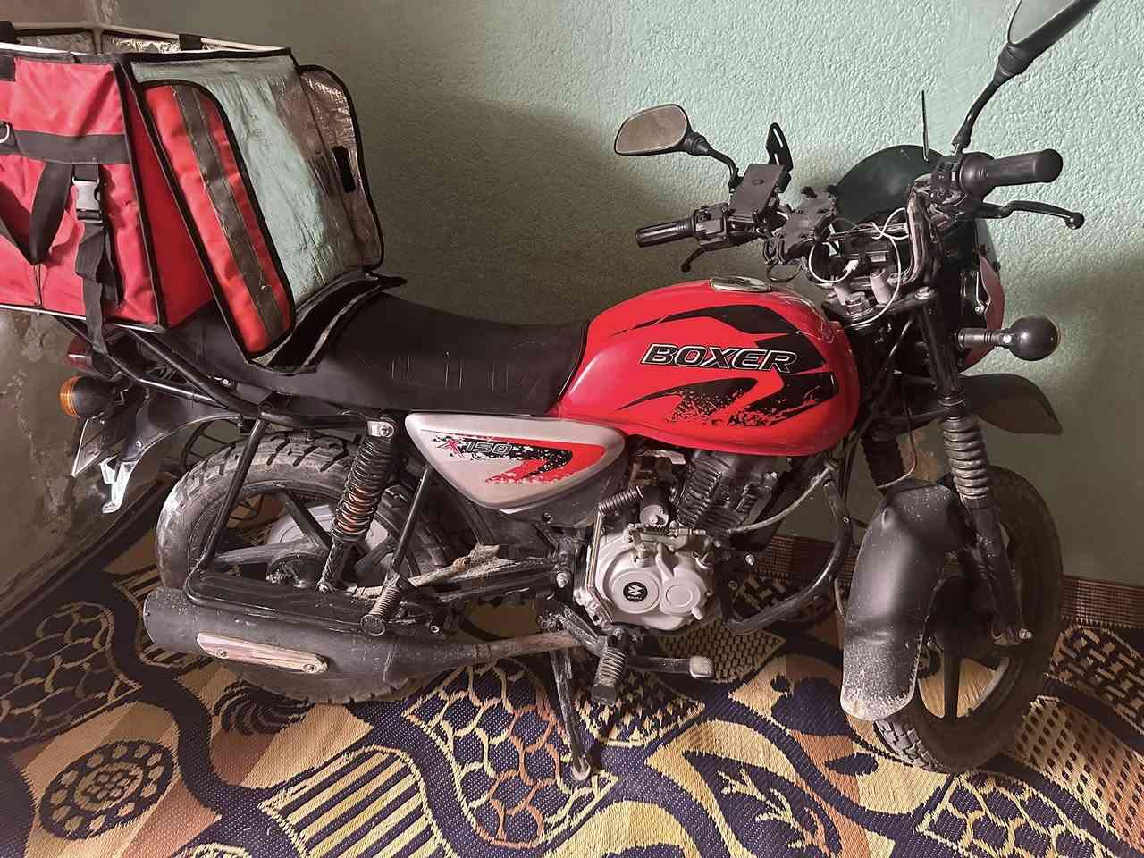 السلام عليكم بوكسر 24 نزلت بل 25 ماشيه 11الف جديده ما مشتغل بيها هواي رقم وسنويه بأسمي تجي وشوف بعينك مكاني بغداد الشعله السعر 3 الرقم ***********وتساب
