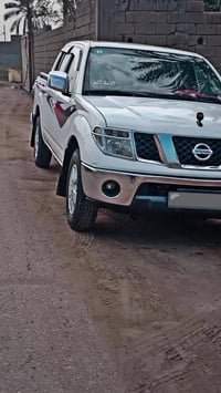 نيسان نيفاره • موديل 2011 • كفاله عامه