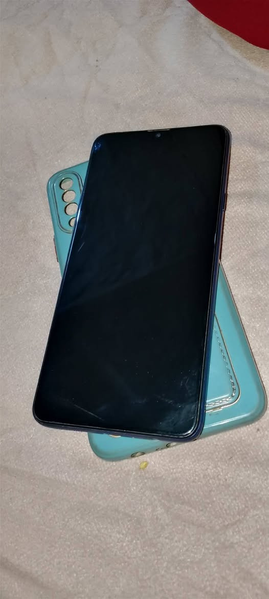 سلام عليكم موبايل البيع نضافه فول 100/100سعره 75الف وبي مجال بسيط ***********
