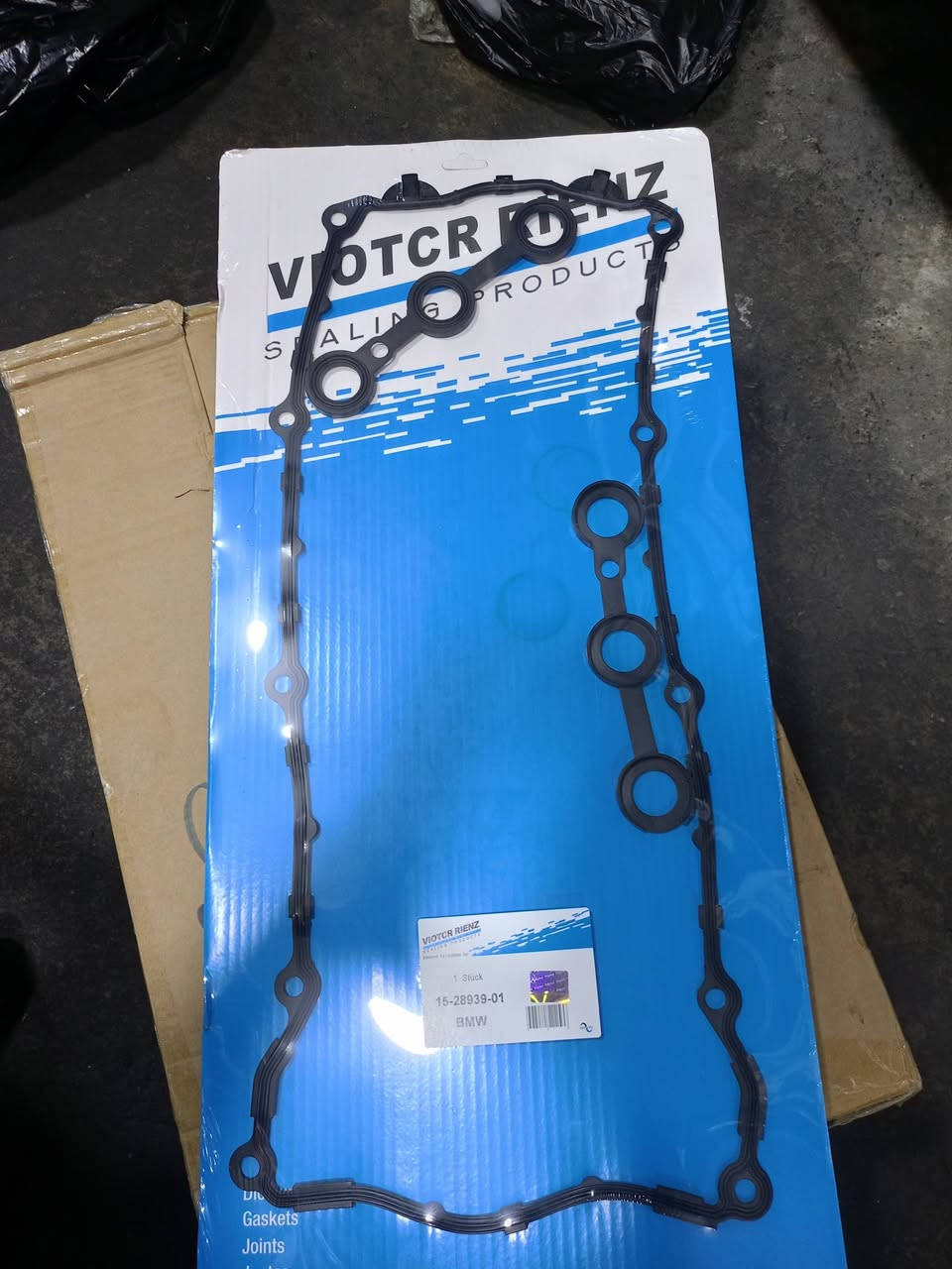 يتوفر جميع ادوات احتياطيه BMWعنوان موصل كوكجلي مجمع حي القيوم يوجد خدمة توصيل لجميع المحافظات العراق مجاني للحجز والاستفسار واتساب ***********
