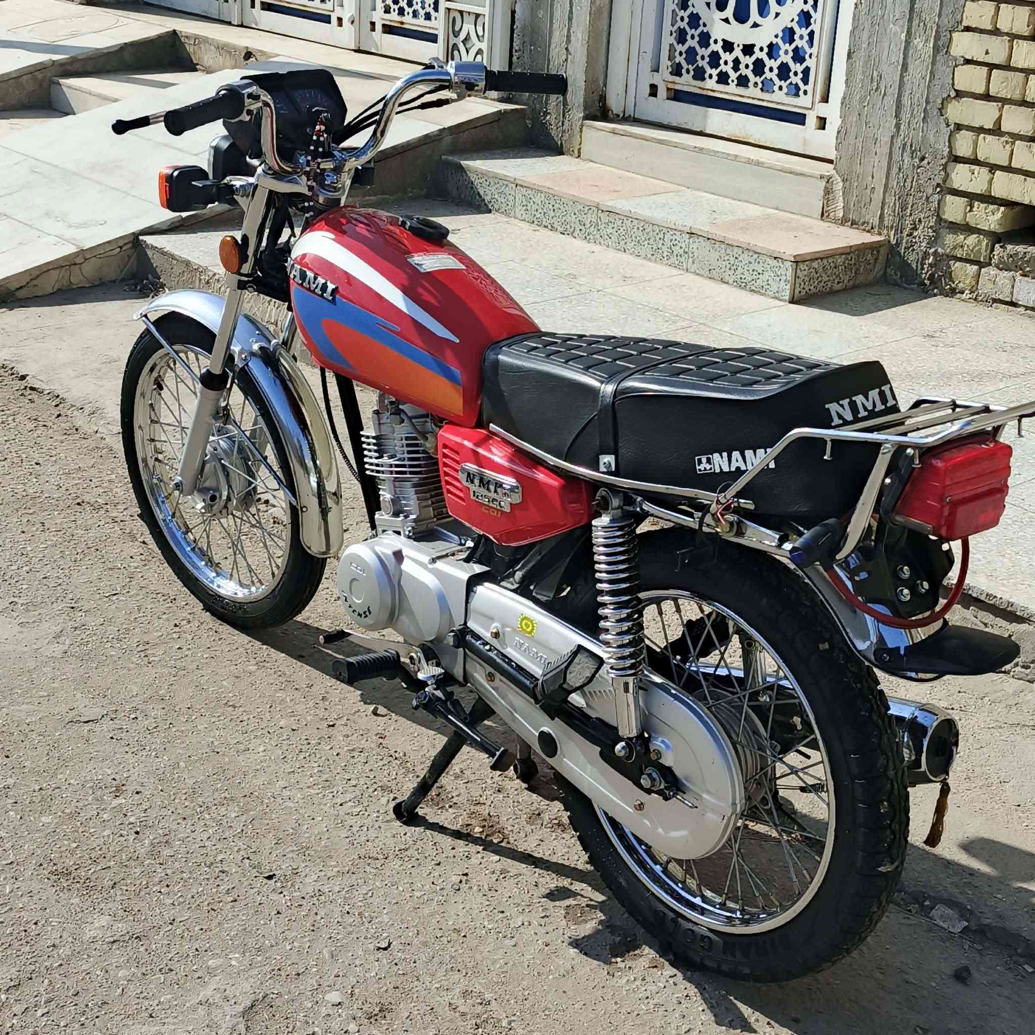 750 وبيها مجال للشراي 

***********
