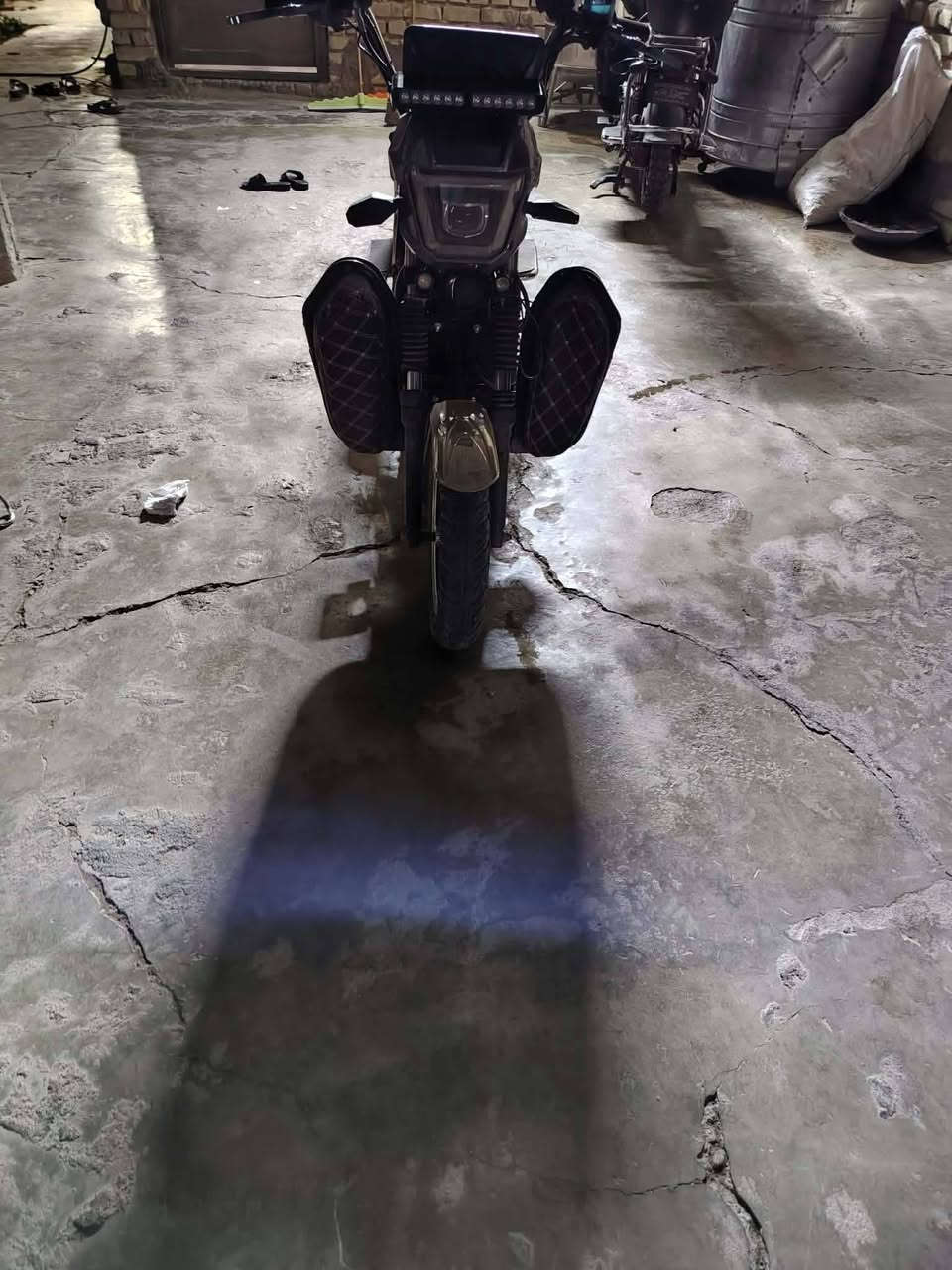 موطور جبلي للبيع ب 625وبي مجال للطيبين  او المراوس حسب القناعه 
كلشي شغال كهربائيات كله شغاله 
سماعة 
فدراليه 
كلوب عالي ناصي 
نضام R 
لاتصال 
***********
***********
