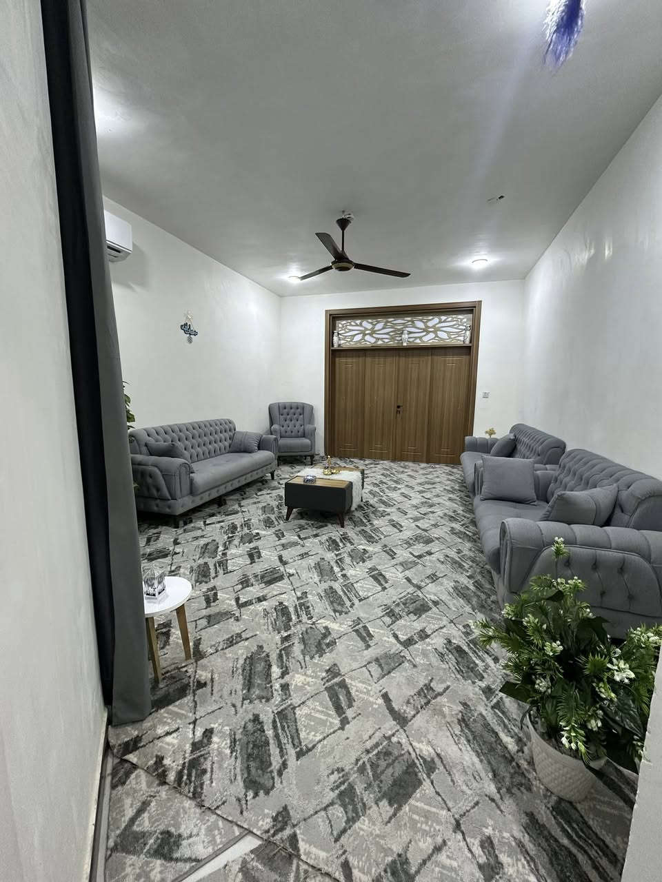 بيت للبيع
مرحله ثانيه جاهز للسكن 

شارع ١٥ متر 

بي اضافه غرفه فوك + مطبخ حار 

البيت بي ثلاث غرف مع مطبخين حار بارد 

تدفع فقط ٩٥ مليون 

البيت صاعد مصرف عقاري مطلوب ١١٠ مليون فقط تغيرر كفيل 

للاستفسار اكثر المراسله او الاتصال على 

***********
