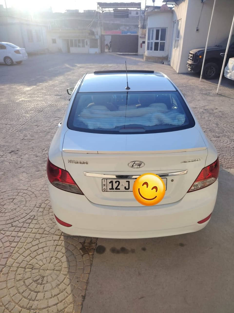 سلام عليكم
للبيع فقط اكسنت 2013 بلو 
مكينه 1600 دوش دبل قطره شرط لافتح ولاتنقيص ولاتبخير
السياره كلشي بيه على وضع الشركه 
ماشيه 141 فقط 
سنويه وارقام كله جديد بأسمي شخصيا شرط التحويل 
السياره تخم تاير حداده من كلشي جاهزه ترايك وين ميعجبك السياره استخدام موظف 
 بيه صبغ مكان الطفاريت الجهتين فقط ومأشر عليهن كد شبر فقط الباقي كفاله 
العنوان موصل جانب الايمن 
السعر 115 وبيها مجال
التفاصيل. ***********
***********
