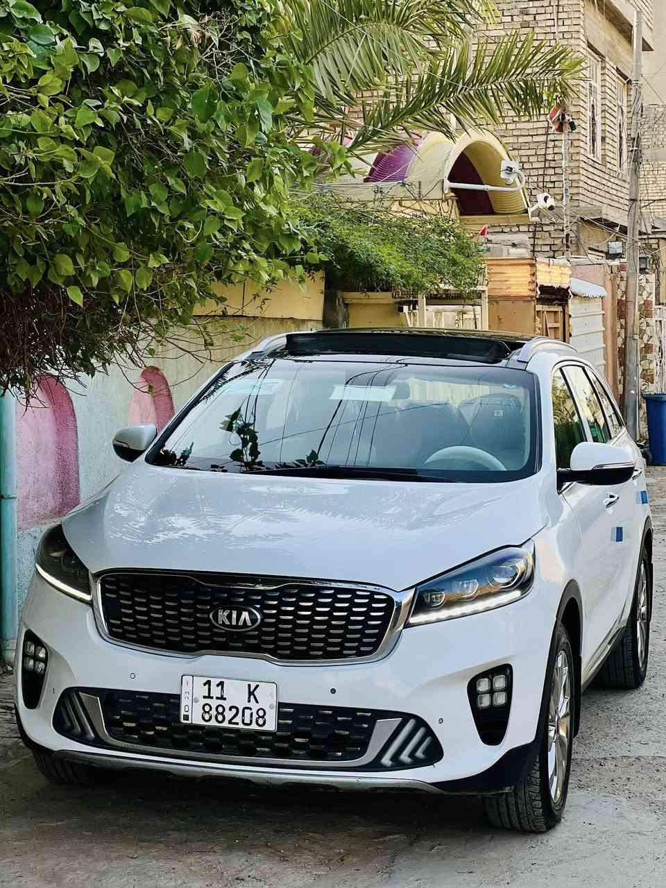 السلام عليكم 
سورنتو  2020 خليجي 3 عدسات رقم بغداد ب اسمي

السعر : 227 وبيه مجال 

اتصال :*********** مكاني بغداد

سياره بيها جاملغ وباب فقط و بدون دواخل

مواصفات السيارة معروفه 
ماشيه : 77 Km 
محرك 6 سلندر 
بانوراما 
•بصمه
•شاحن وايرليس
•شاشه كبيره بلاديه 
كشنات جلد 
.نظام car play& Android
•حساس امامي خلفي 
•3قطع تبريد
•لد امامي مع تشغيل
•كروس سرعة
•سبعه راكب
•ويل كب كروم
•بصمه تشغيل وابواب 
•مري شفط واشاره بالمري 
•كاميرا دواره
•بردات بلاديه 
•فول تحكم استرن 
•اربع انظمه قياده  Sport  ،eco ،comfort   ،smart
