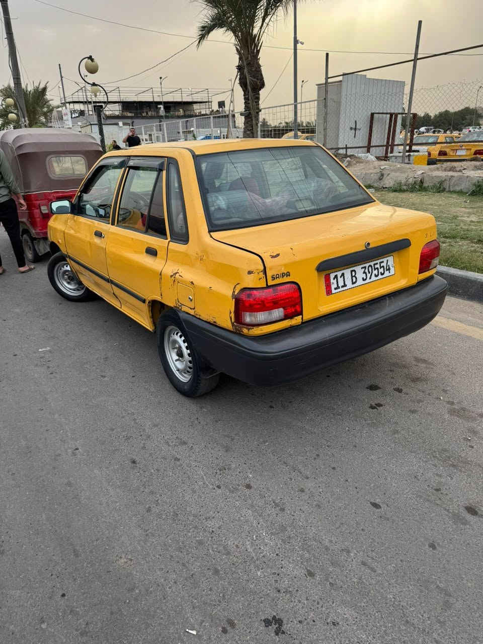 سنويه بسمي
مديل 11
كير جديد مال برايد
مشط جديد
مكينه بيها خيط بخار
 رقم بغداد  انكليزي
سعر 22وبيها مجال
مكاني بغداد الشعب
***********
