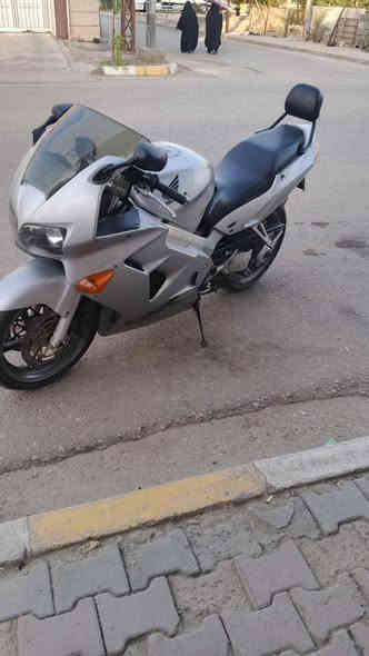 سلام عليكم دراجه بطح رحال +سبورت محرك 800 دراجه نضيفه حيل 
سعر 25ورقه وبيها مجال مكان ميسان 
رقم  *********** 
(مكلف بنشر)
