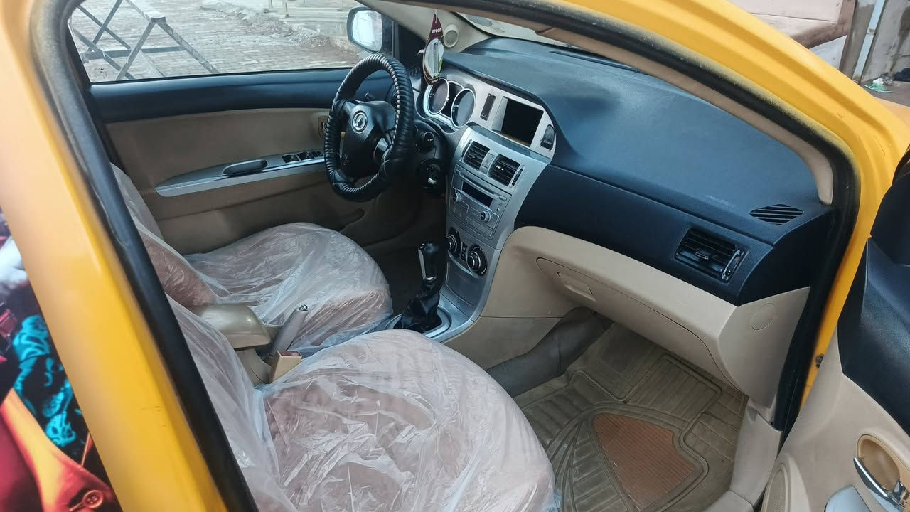 ‏السلام عليكم ✋
‏كريت ويل 2013 ✈️
‏كلين بدون حادث ✅
‏رقم واسط سنويه لحد 2029 مشروع وطني 
‏دولي ارقام انكليزي يتحول بكل العراق
‏باسمي شرط التحويل ثاني يوم اداورها باسمك        مقدم ع بطاقه بنزين ومستلم وصل 
‏السياره احلى من الصور بهواي
‏والسياره متعوب عليها صدرها زين✅🚖 
‏كهربائياتها كلها شغاله مابيها شي نقص صبغتها جديده بيها دوشمه جديده ✅  
‏ شرط كير عادي مكينه يارس ياباني كفاله  دوشمت الكاعيه كلها جلد  مختصر تاخذ السياره وتدعيلي وبوجهك ع شارع جاهزه ع✅ اخر حبايه+ السعر 50 وبيها مجال واني💸 خادم ⛳مكاني كركوك حي الواسطي
‏واتساب او اتصال  ***********
