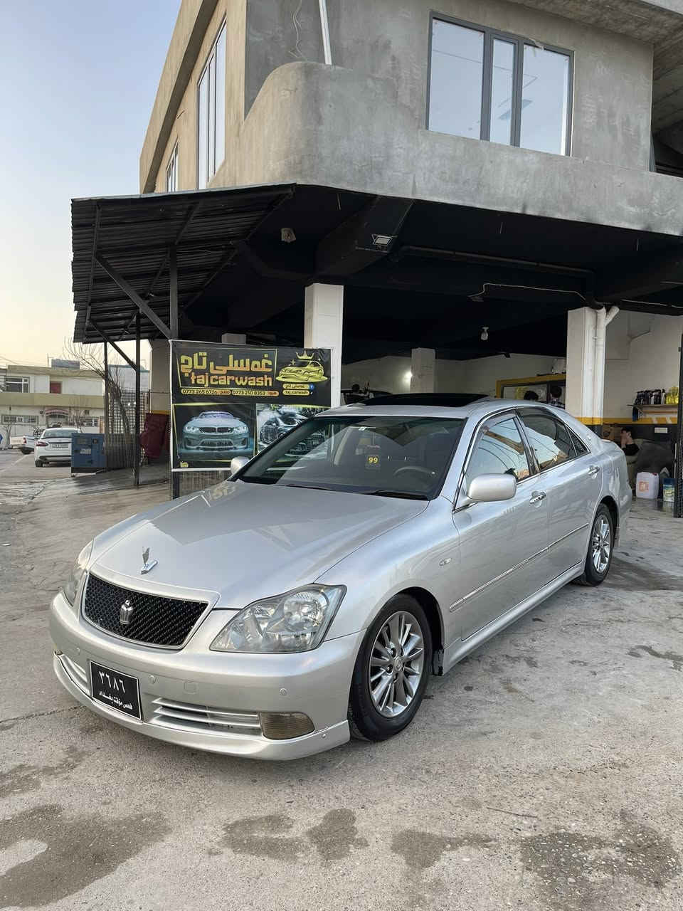 سەرتا بە ناوی خوای گەورە
شاهینە 2005 بڕاوە بڕاوە

182گێڕو مەکینە گەورەی بێدوکەڵ
سڵاید
کامل حاسە
ناو ڕەش
٤ تایەو ویلی نەوتی لۆکی لە ژێرە
تەبریدی ساردو گەرمە مەزبوتە بریکە بە سەراوە
جامی دواو پێشەی هەڵگیراوە بەس یەک دەبلی دواوەی ئەوی. سعر 53گەڵاو مەجال
لە پیرەمەگروونم
ژ.م ***********
