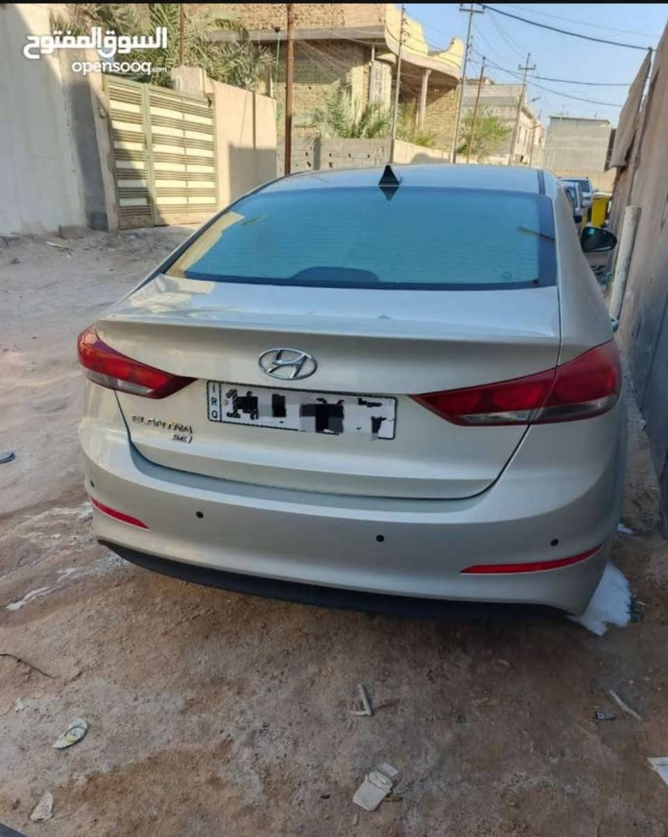 النترا موديل 2017 رقم بصرة دولي لون ذهبي محرك 2000 دوش السيارة داخل بيجي مكفولة من الصبغ ماعدا ربع باب خلفي الجهه اليمنى 
حساس خلفي كامرة هزه جديدة سنويه 2029 بسمي السعر 122 الاتصال ***********
