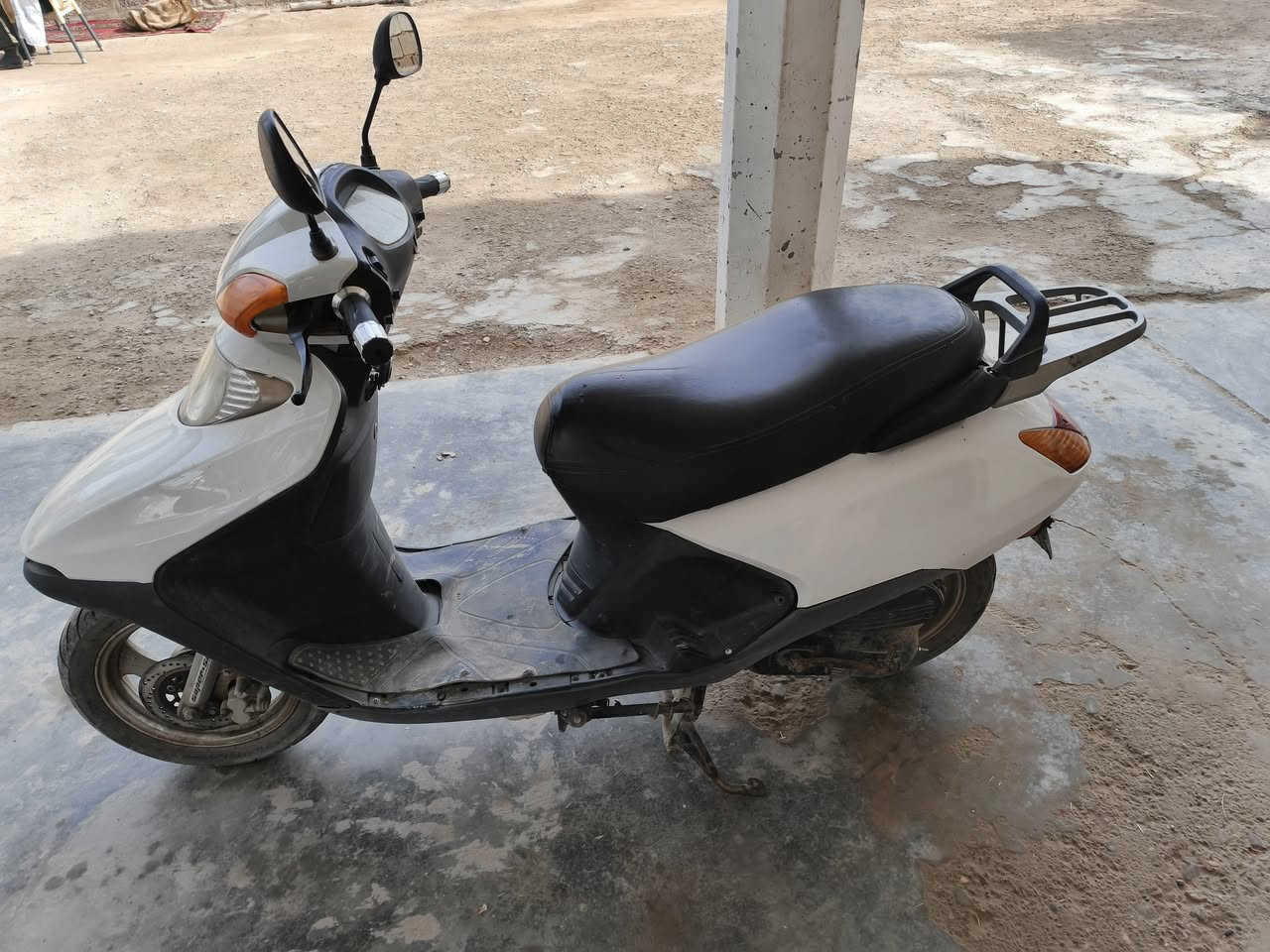 متاح دراجة سبيسي للبيع 
سلف هندر شغالة 
اشاير الايت عالي ناصي شغال 
تشغيل عن بعد 
نقصها فقط كيج سرعة ما يشتغل 
سعر 400 بيها مجال 
مكان بعقوبة ناحية العبارة قرية عبد الحميد 
***********
