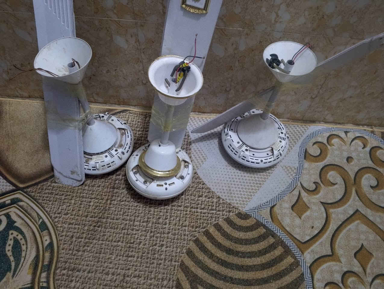 مروح جدريه حجم كبار باله ومروح سقفيه السنيه حي العسكري ***********
