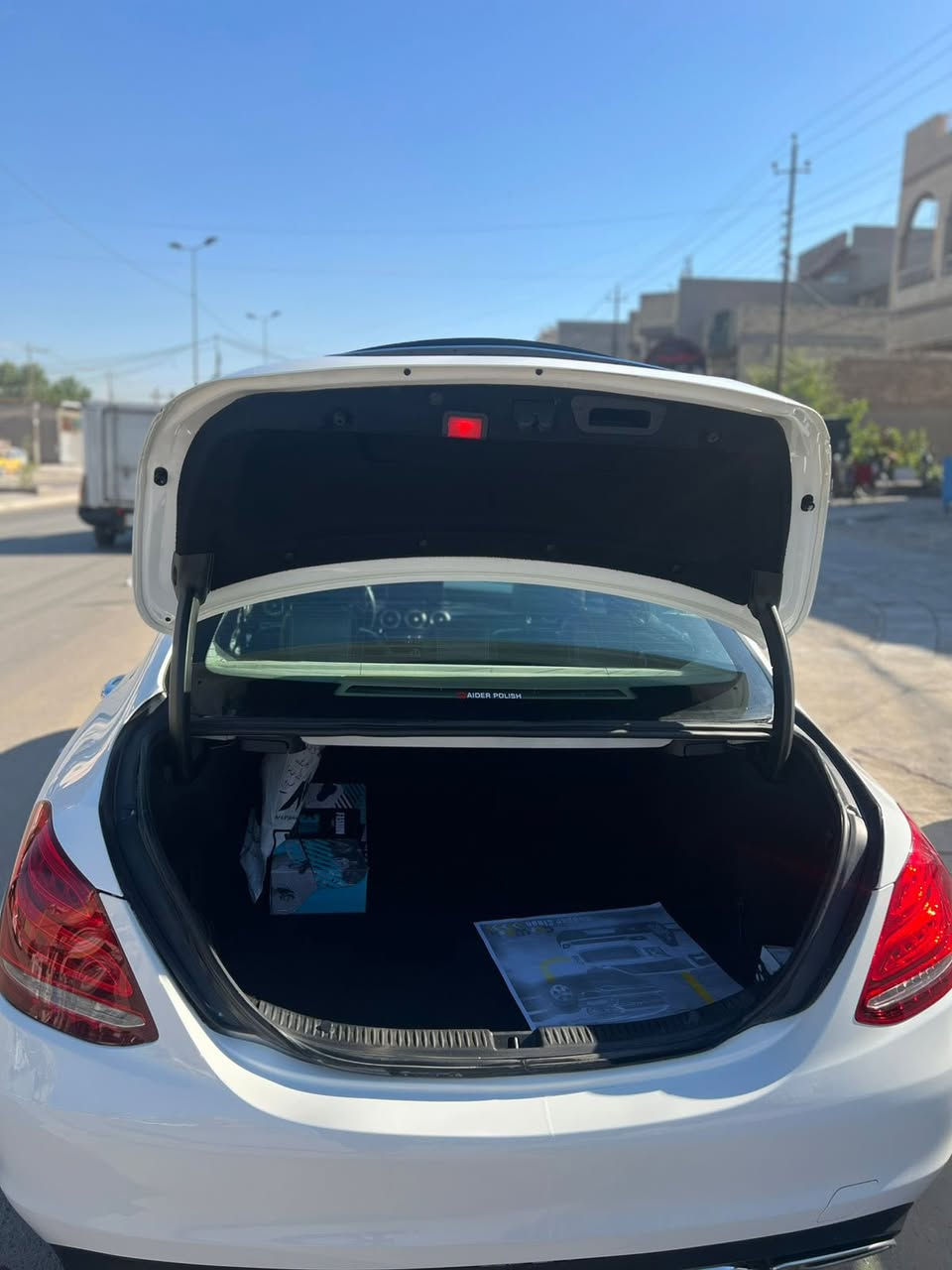 السلام عليكم اخوتنا الطيبين 
من بعد إذن مسؤول الكروب المحترم

السيارة للبيع 
وارد امريكي C300 /فور متك
موديل 2015
فول مواصفات 
فتحة سقف بانوراما
5 بصمات اربعة ابواب واحدة تشغيل
دبل ماوس
شاشة كبيرة
انارة LED داخلية متغيرة
رادار امامي + خلفي
رقم اربيل بأسمي تحويل او وكالة 
صور الحادث والسونار مرفقة بالمنشور 
مكان السيارة بغداد البياع 
السعر 185 مجالها حك جيتها 
اي استفسار 
***********/هادي 

ملاحضة اخوتي 
مكلف بالنشر التواصل مع صاحب الشأن رقمه مرفق بالمنشور
