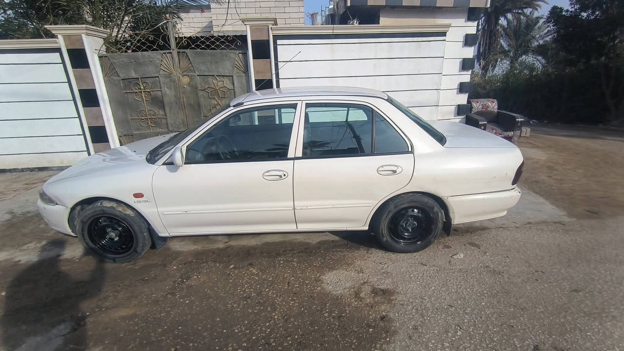 السلام عليكم بروتون للبيع السيارة بلادية لاصبغ ولاضربه  2002 كير مكينه نظيفات كلش بأسمي رقم بغداد انكليزي تدفئة تبريد ***********
