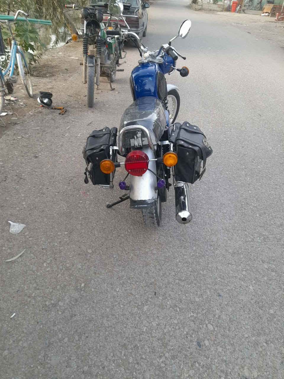 السلام عليكم اخواني درجه للبيع ٨١ بدون درجه كهربائيات كلها شغاله سيبايات خلفيه الماني نيكل مع جنط كشن جديد وياله بوربرن حصر سعرها ٩٠٠ بيها مجال بيع مسعجل اليريدها بي خبر ويدلل عنواني ديالى المقداديه *********** تحياتي للجميع
