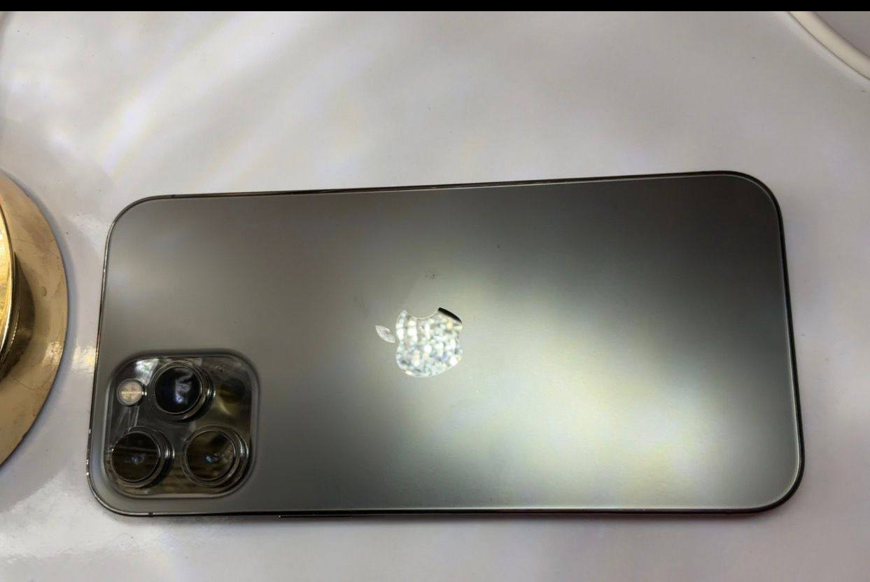 سلام عليكم
📱 للبيع – آيفون 12 برو ماكس

* السعة: 256 جيجا

* البطارية:83% ما مبدل اصلي بلادي

* الجهاز: بلادي (أصلي)

* الشاشة:   ما مبدل اصلي بلادي

* الحالة: نظيف جداً ✨

* كلشي شغال: نت + صوت + اتصال + بصمة وجه 💯

* بدون أي خلل نهائياً

* جهاز فول، واحد على واحد 🔥
سعره 500 بيه مجال شي قليل


**إذا كنت صاحب هذا الإعلان وتريد حذفه لأي سبب، رجاءا أرسل رسالة إلى الدعم الفني**
