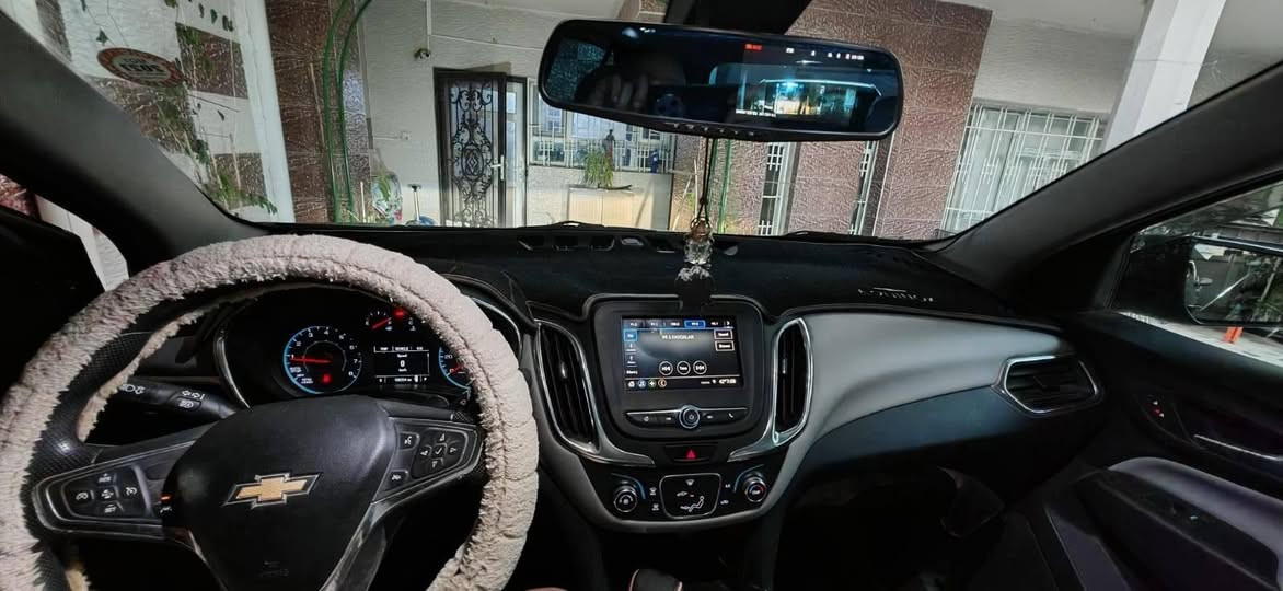 🚗 شفروليه ايكونيكس LS موديل 2020 للبيع 🚗 

السيارة مال بيت بحالة ممتازة موضحة بالصور وجاهزة للاستخدام گير ومحرك بشرط بنزينها محسن ودهن امزاويل من استاذ ايمن قيس: 

🔹 المواصفات:
• الموديل: 2020
• الفئة: LS
• ماشية 109 ألف كيلومتر (67 ميل) (قابل للزيادة)
• الرقم: السليمانية (هزة وسنوية جديدة) 
شاشة العرض: (شاشة أصلية تدعم كاميرا خلفية، ونظام Apple CarPlay و Android Auto).

أنظمة الأمان: (رادار جانبي، رادار خلفي، نظام الحفاظ على المسار، ABS).التحكم والتشغيل: (تشغيل بصمة، تشغيل عن بعد، تحكم ستيرن كامل، مثبت سرعة)
🔹 تفاصيل الضرر (الضربة جانبية):
• الحادث: ضربة جانبية في أبواب جهة السائق معدلة بأمريكا تعديل اخو الجديد، وبالعراق بيها بالصندوك ضربة شبر ونص والباب الخلفي جهة السكن بيها ربع باب ونص جاملغ خلفي والسيارة بيها فحص حديث
• الإيرباك: إيرباك البردة (الستارة الجانبية) فقط مفتوح، باقي الإيرباكات سليمة بالكامل. 

🔹 السعر والموقع:
• السعر: 130 ورقة (وبيها مجال)
• الموقع: كركوك 

📞 للتواصل والاستفسار:
رقم الهاتف واتساب: ***********
