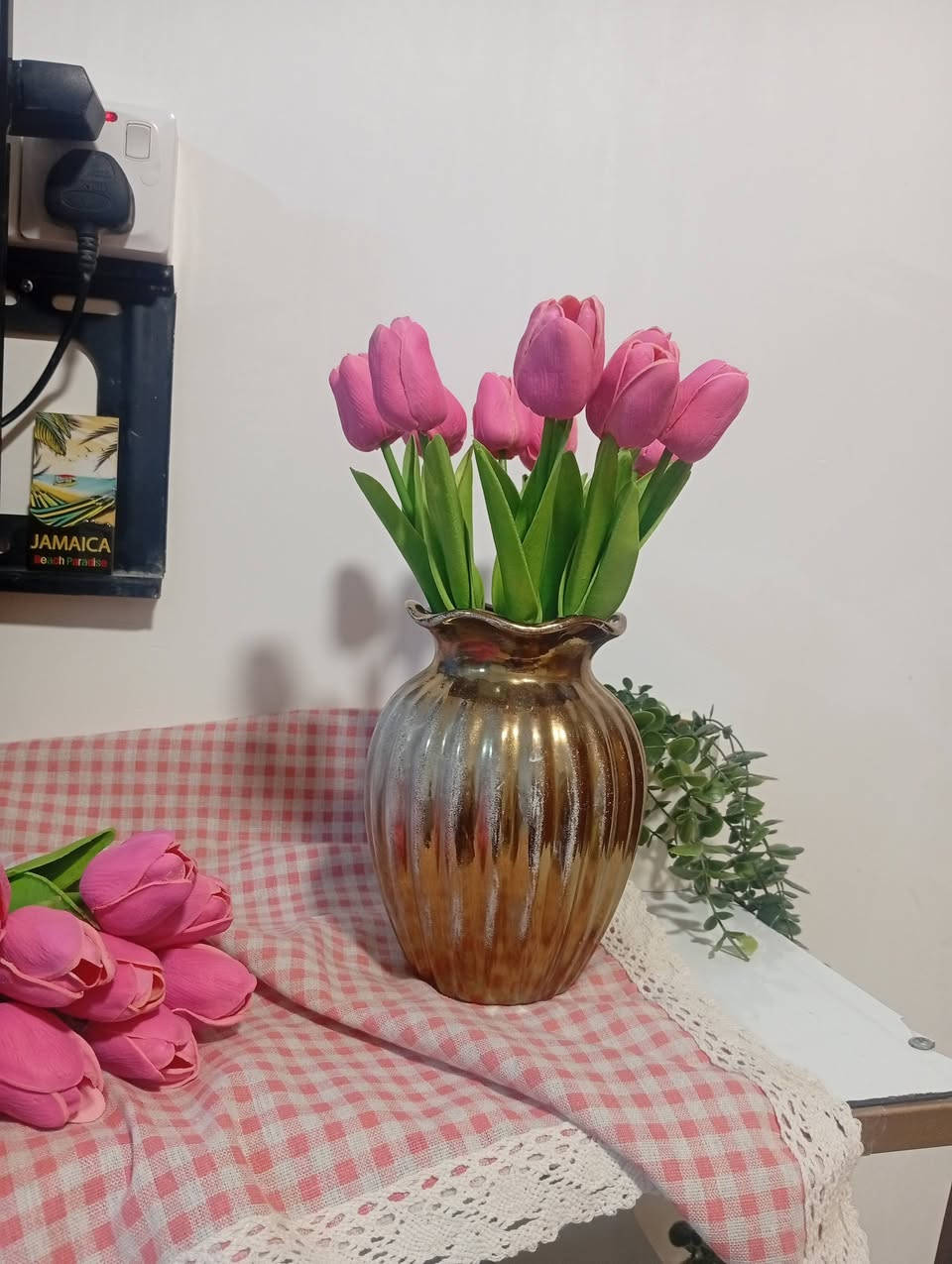 عروض اليوم 💚 
فازه حجم وسط مودرن تناسب جميع الاذواق 
تتنسق بالكثر من طريقه ومكان 
مع ورد توليب ١٠قطع 
"السعر ١٣الف،فقط 
وتوصل داخل العزيزيه متوفر ،🚗🚗
التواصل معنا عبر الخاص 📱


**إذا كنت صاحب هذا الإعلان وتريد حذفه لأي سبب، رجاءا أرسل رسالة إلى الدعم الفني**