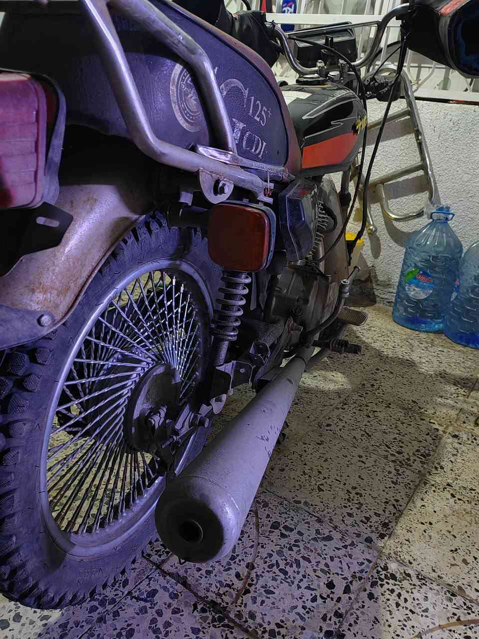 دراجه 21 محرك مفتوح بس من اشتريته كالو مفتوح يمي صار 5 أشهر يمي مثل الساعه تاير او ويل او جوب خلفي صار اسبوع واحد من بدلتهن سعره 260 قفل
***********
