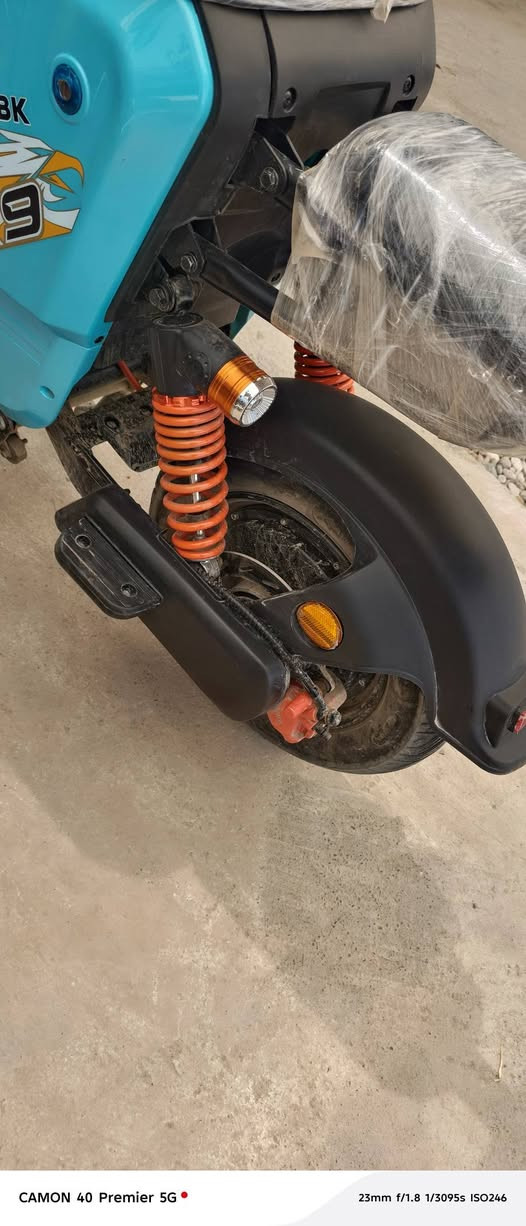 دراجه شحن للبيـعع ‼️❗️
نوعية R9 2026 من شركة ABK 
5 بطـاريات 🔋 دبل 
دبل اشارة ❗️
سرعة 109-90 حقيقي 
دراجه نضافه كـداام العيـن ❗️
الدراجه مشتري من يوم 2026/5/31
سبب البيع محتاج افلوس للدكتور حالة مرضيه 
الـسعر ‼️580 وبي مجال 
مـكاني موصل ايـسر سهل نينوى 
قرب مول حجي علي 
للـتواصل متـواجد خاص 
وهاذا رقـمي ***********
بي واتـساب ❗️
