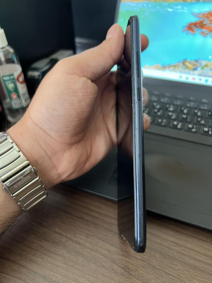 ZTE Blade A51
السلام عليكم 
جهاز ZTE للبيع 
بسعر 100 الف
سريع وخفيف وبطاريه جيده
مستشعر بصمة اصبع بالخلف 
***********
***********
