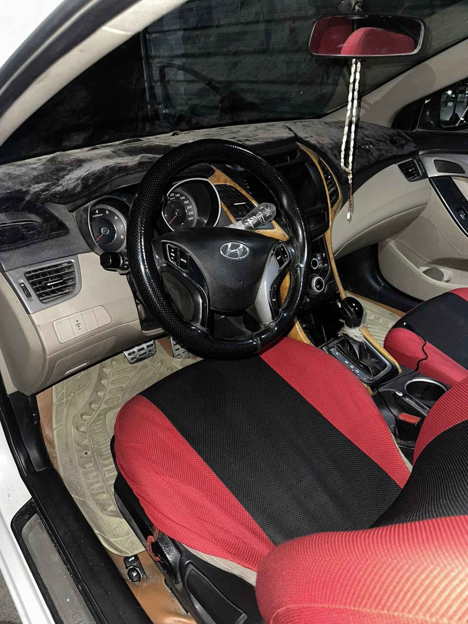 النتر الخليجي ١٥ تبريد قطعتين. فتحة سقف شاشه كامره   سوناره موجود بل منشور عندي بيه بارد باب سايق   مكينه كير  مكفولات 

السعر 120بيه مجال ***********عنوان بغدا غزاليه
